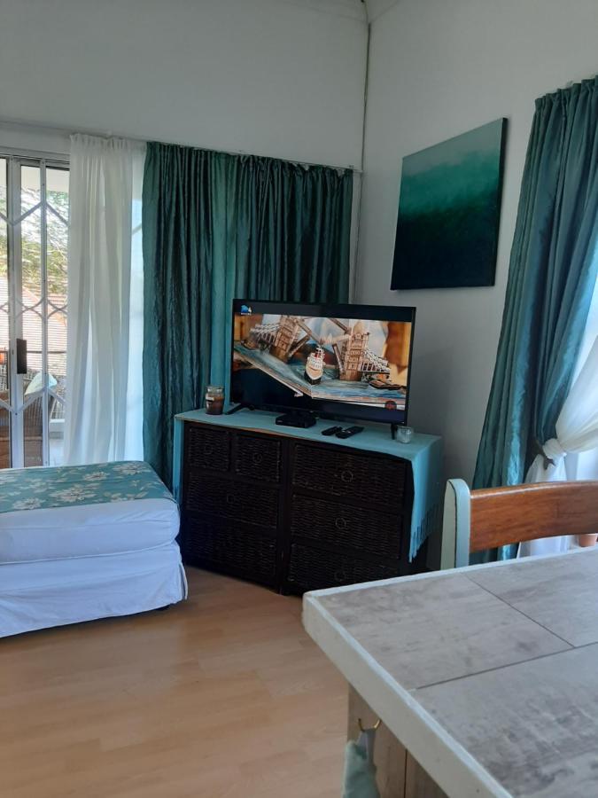 Umtamvuna View Cabanas พอร์ตเอ็ดเวิร์ด ภายนอก รูปภาพ