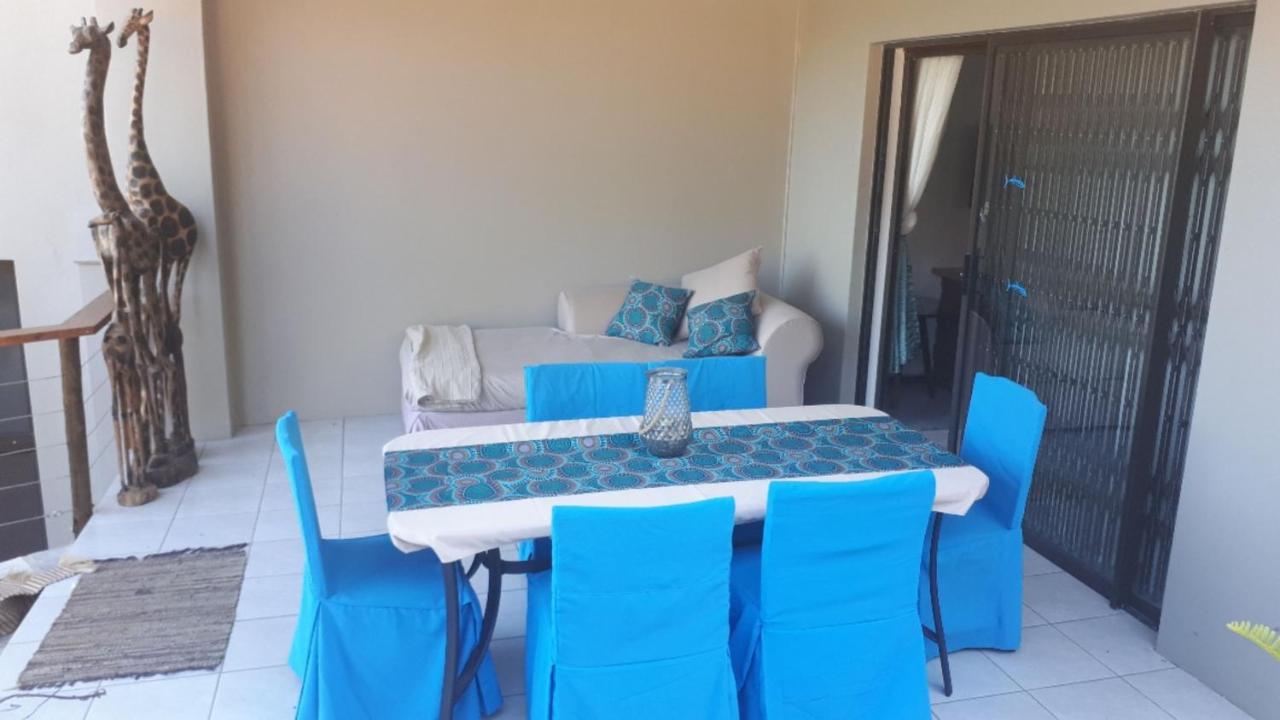 Umtamvuna View Cabanas พอร์ตเอ็ดเวิร์ด ภายนอก รูปภาพ
