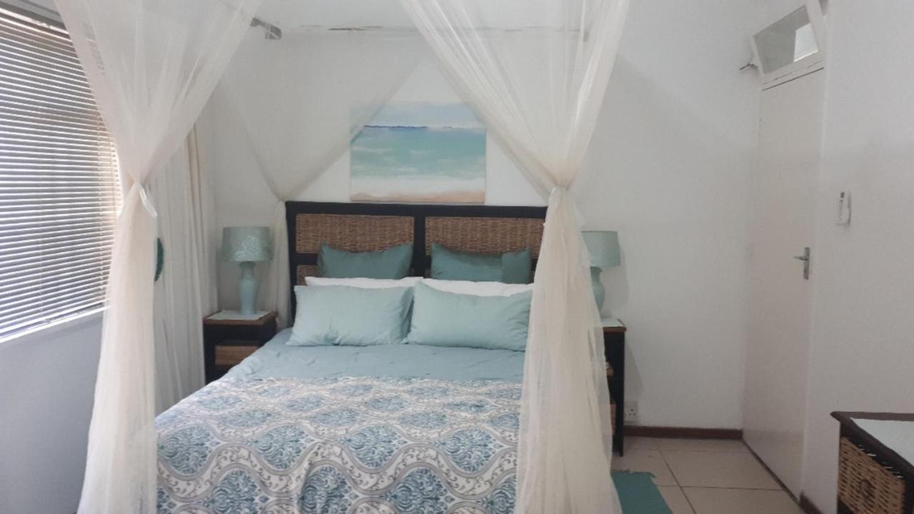 Umtamvuna View Cabanas พอร์ตเอ็ดเวิร์ด ภายนอก รูปภาพ
