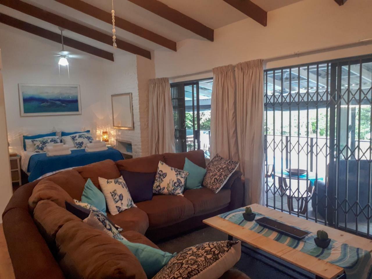 Umtamvuna View Cabanas พอร์ตเอ็ดเวิร์ด ภายนอก รูปภาพ